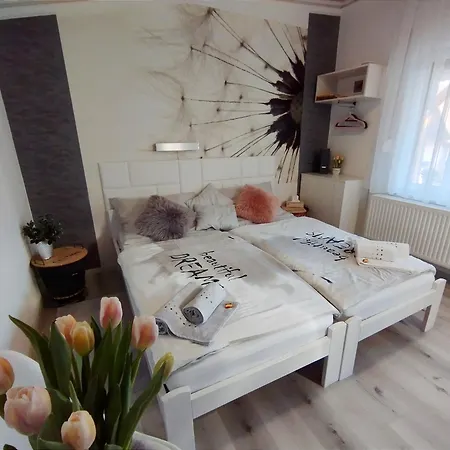 Appartement Magnolia Vendeghaz *